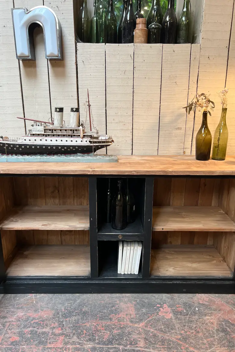 Grand meuble d’atelier en bois