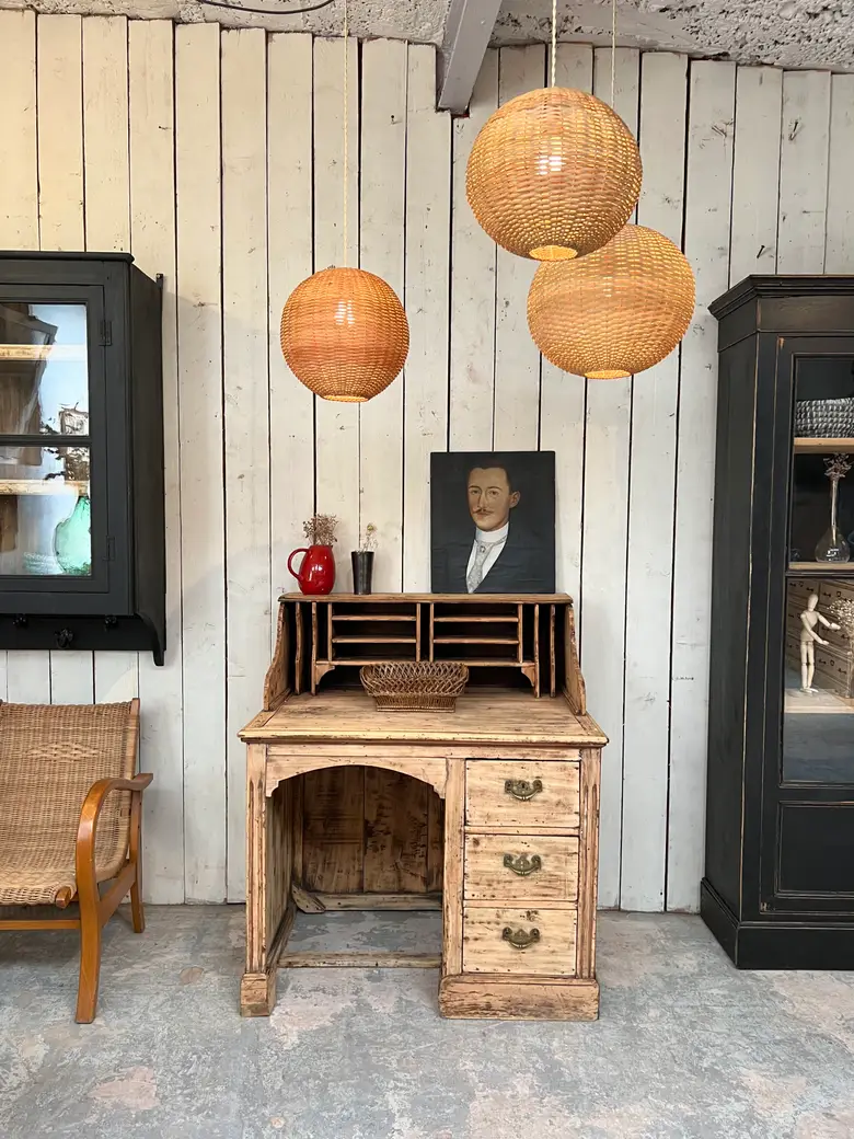 Ancien bureau en sapin et hêtre Début XXème