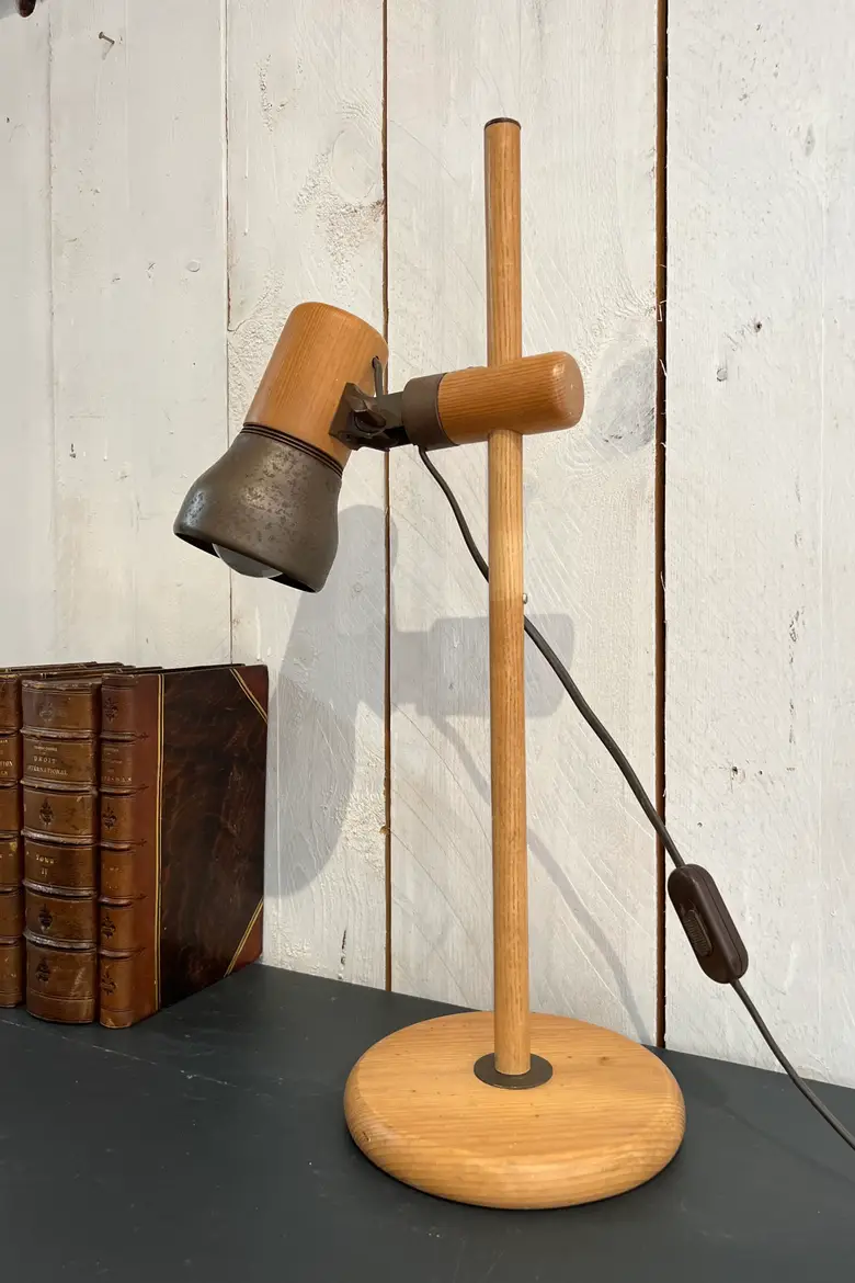 Lampe de bureau minimaliste de la marque « Temde »