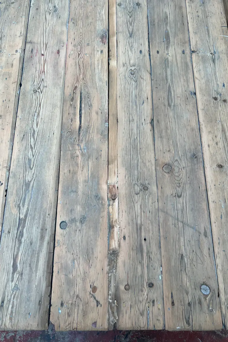 Ancienne grande table d’atelier en sapin brut Début XXème