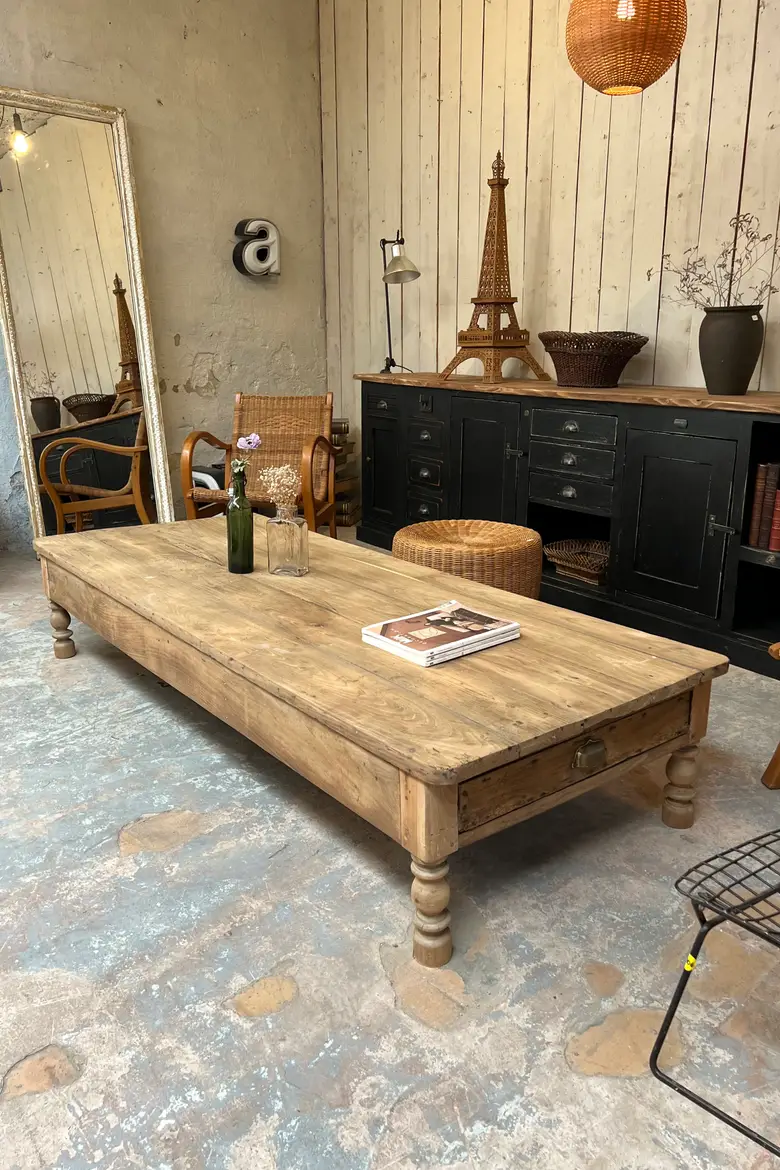 Grande table basse en châtaignier Début XXème