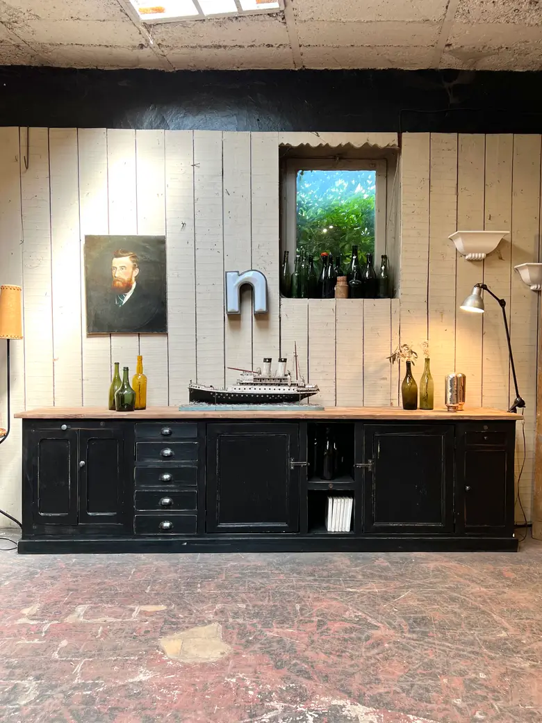 Grand meuble d’atelier en bois