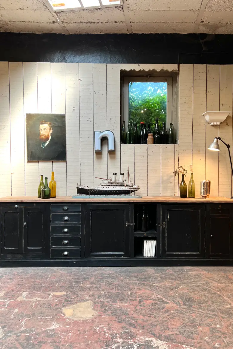 Grand meuble d’atelier en bois