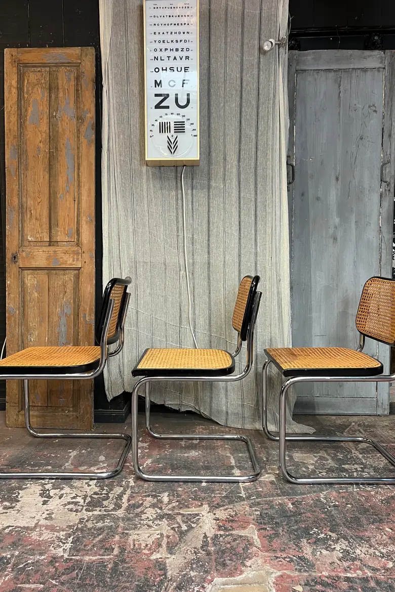3 chaises Cesca B32 de Marcel Breuer