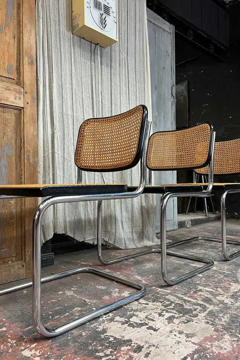 3 chaises Cesca B32 de Marcel Breuer