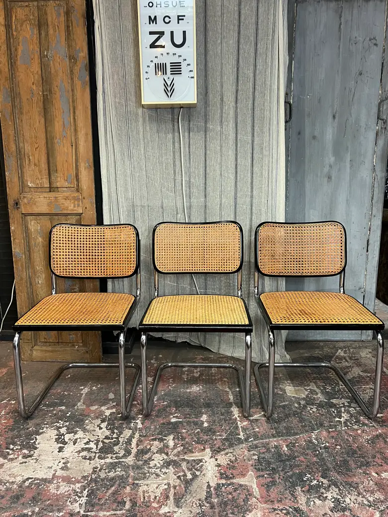 3 chaises Cesca B32 de Marcel Breuer