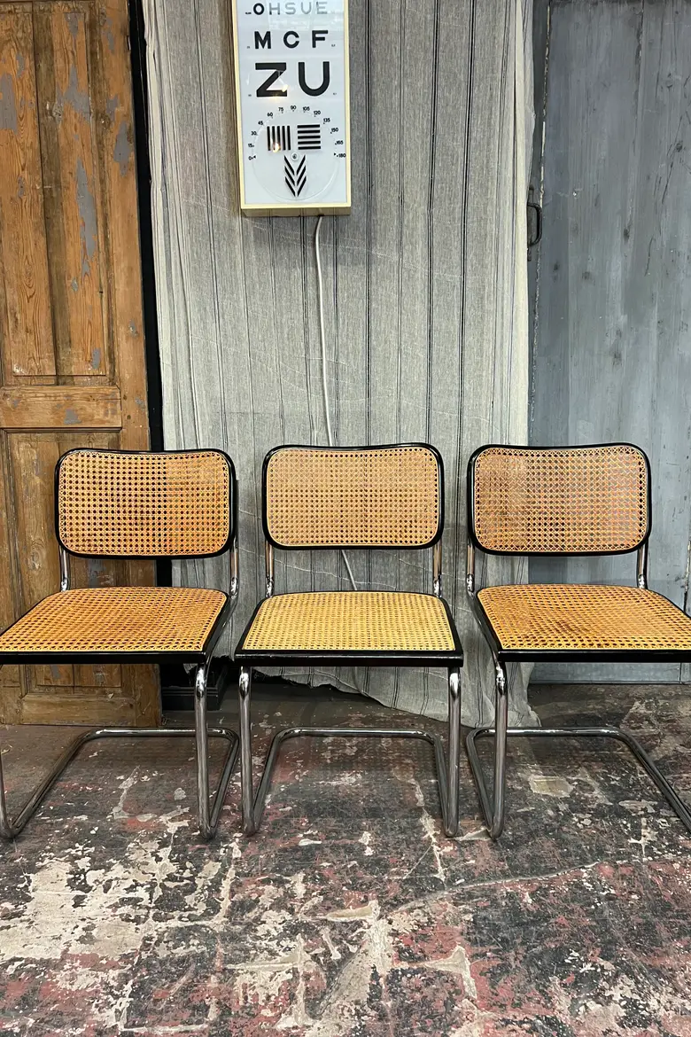 3 chaises Cesca B32 de Marcel Breuer
