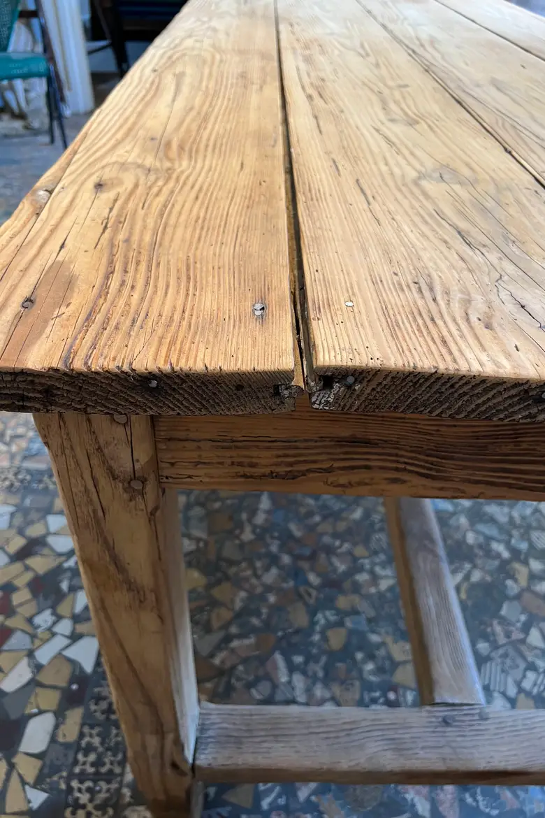 Ancienne table rustique en sapin avec une rallonge XIXème