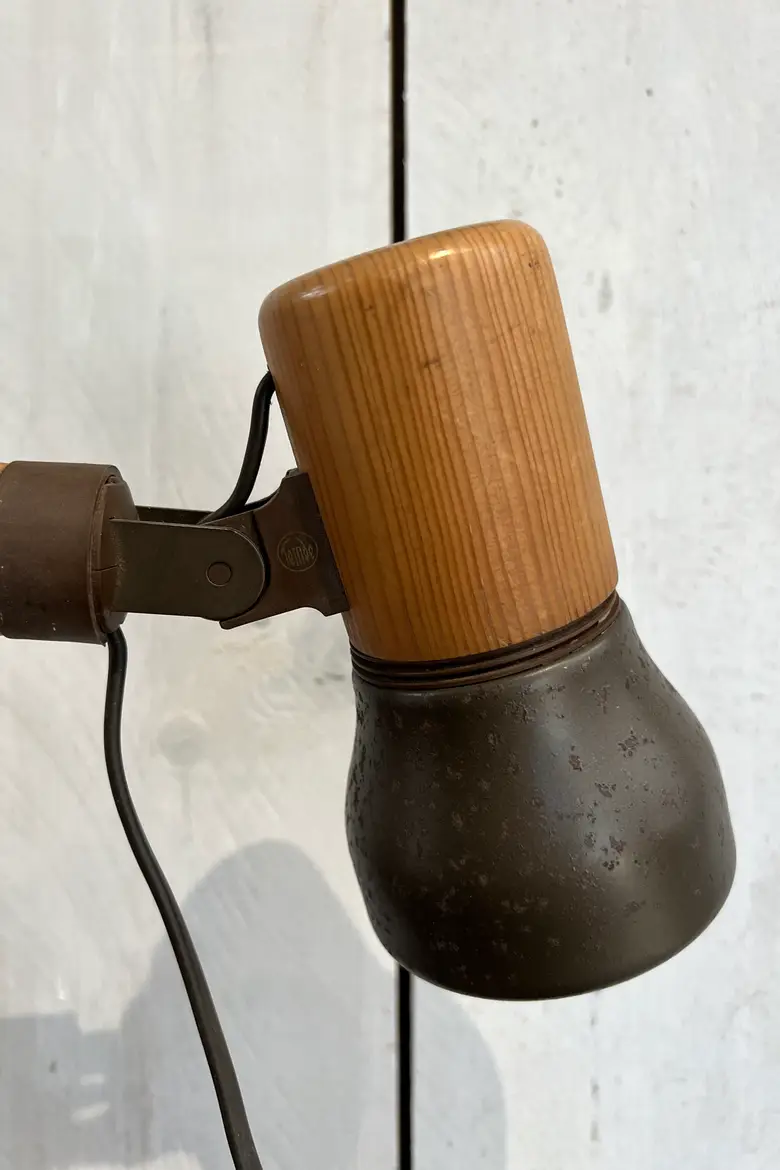 Lampe de bureau minimaliste de la marque « Temde »