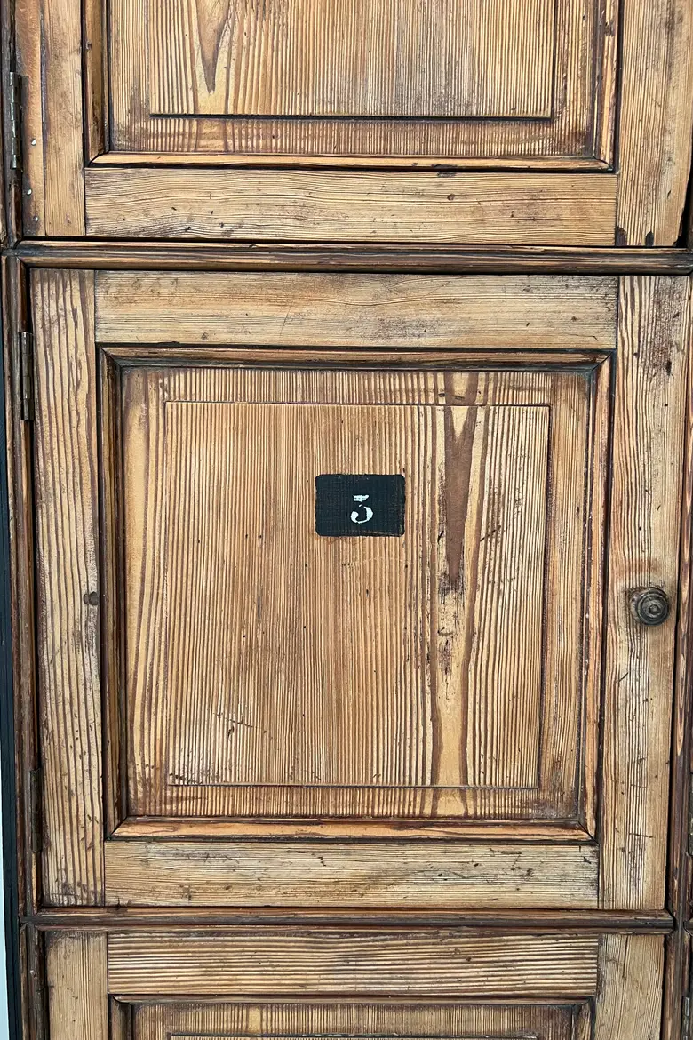 Ancien meuble de rangement administratif en sapin Début XXème