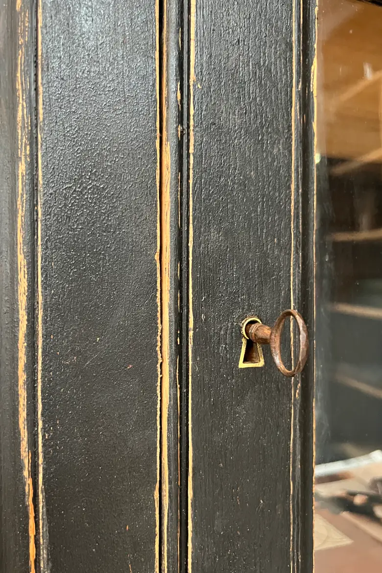 Ancienne bibliothèque vitrée en sapin Début XXème
