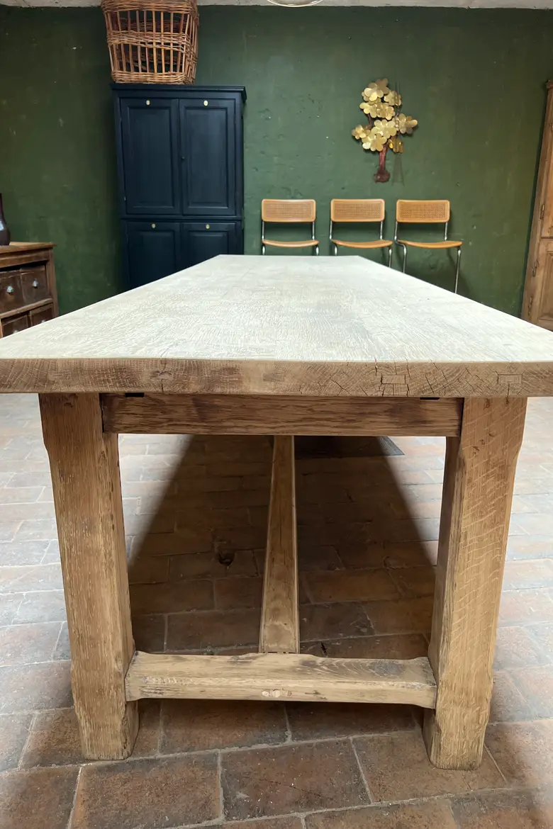 Grande table ancienne en chêne clair avec 2 rallonges