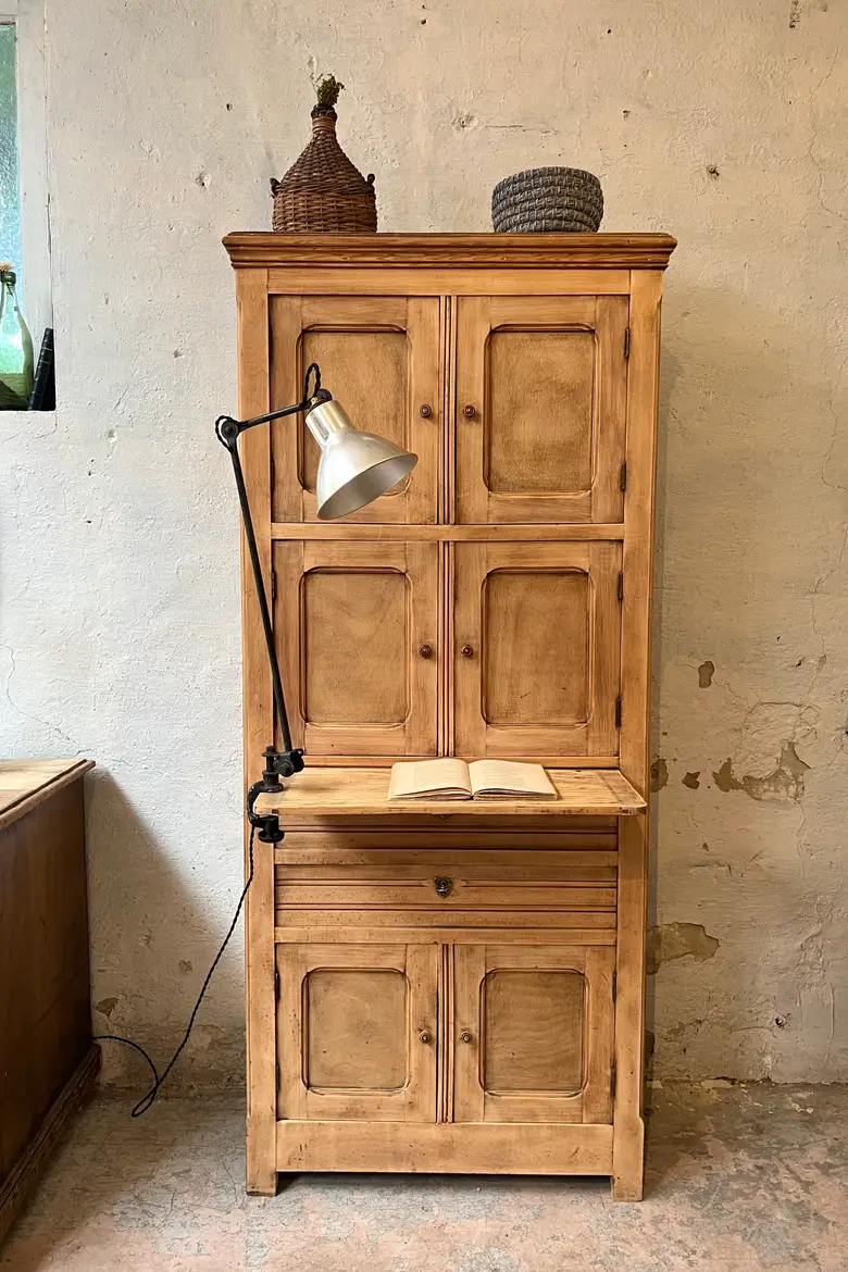 Ancien meuble de pensionnat en peuplier Années 40