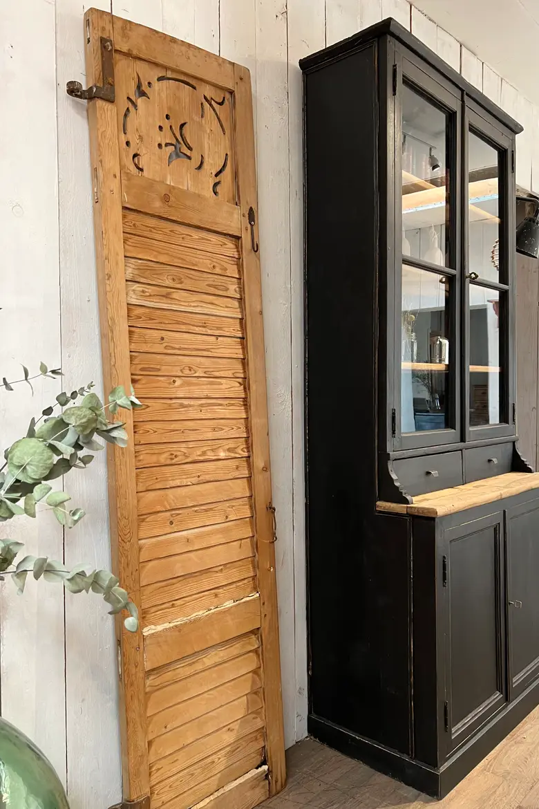Ancien meuble de pharmacie en sapin Début XXème