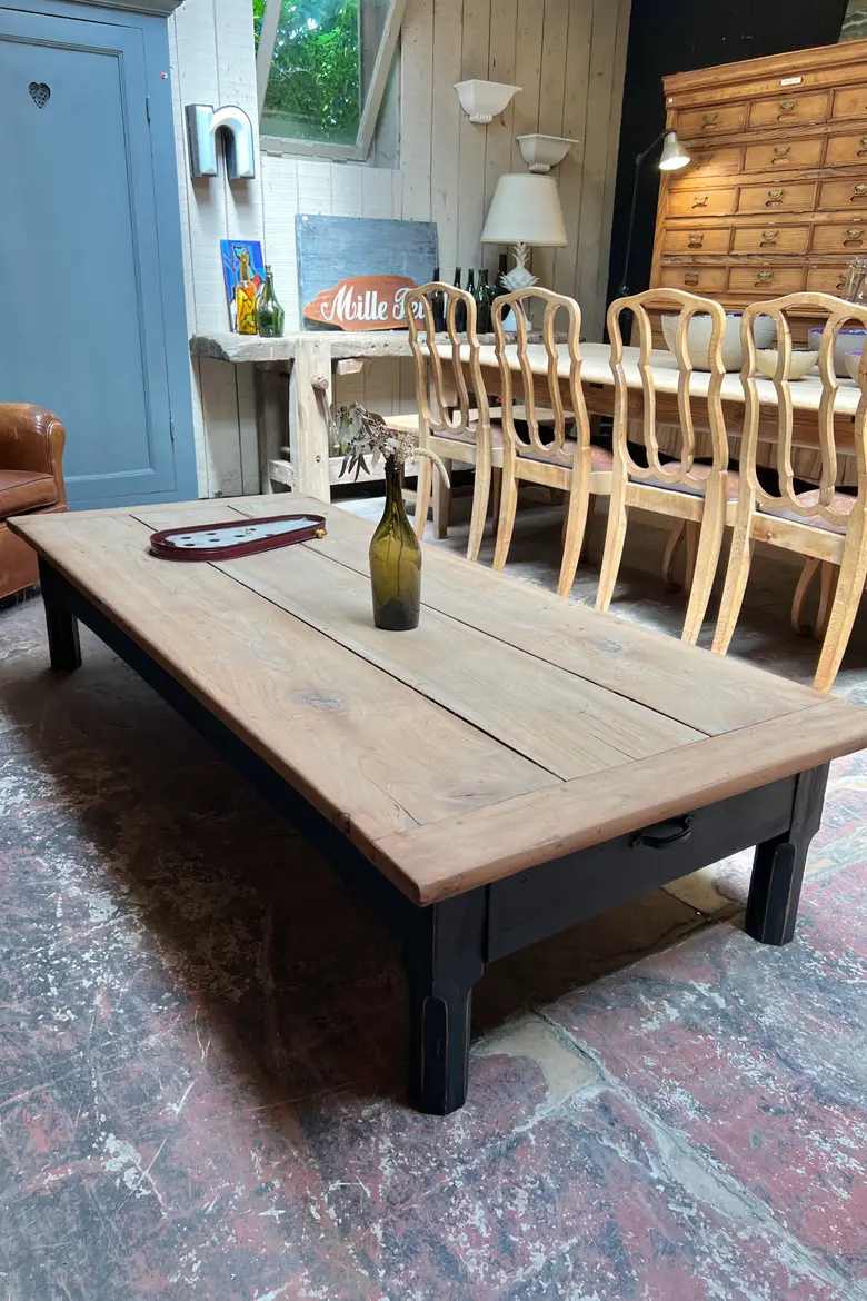 Table basse en merisier avec 3 tiroirs Début XXème
