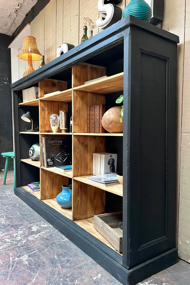 Bibliothèque ouverte en sapin Début XXème