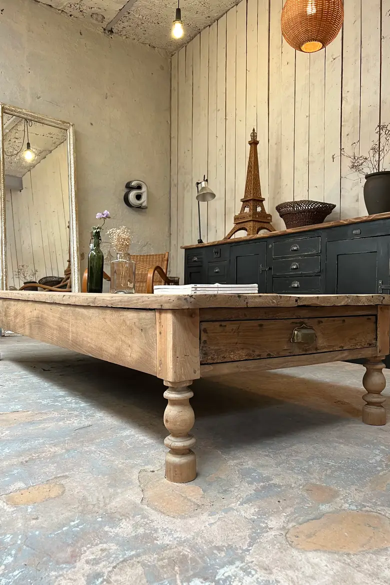 Grande table basse en châtaignier Début XXème