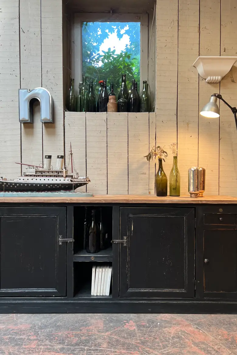 Grand meuble d’atelier en bois