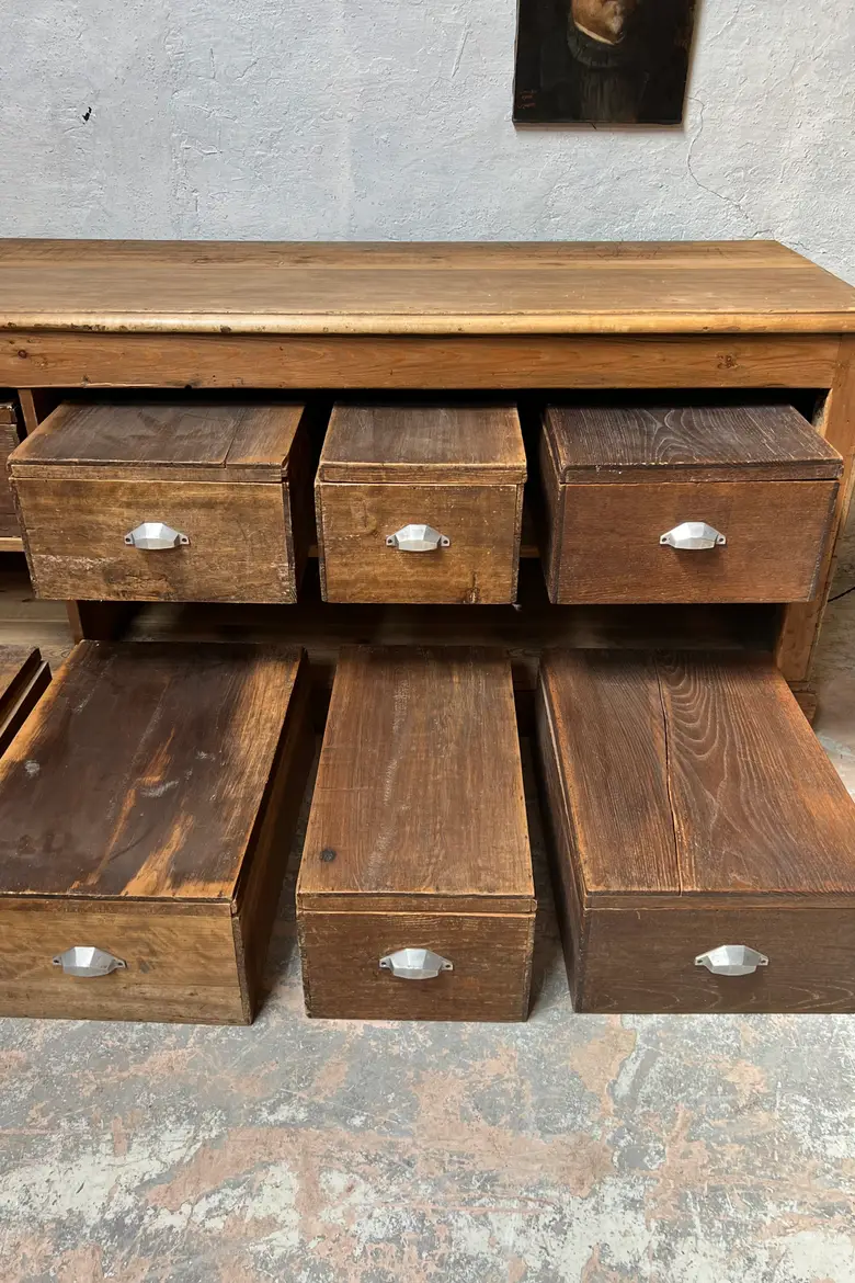 Ancien meuble de mercerie avec boîtes de rangement Début XXème