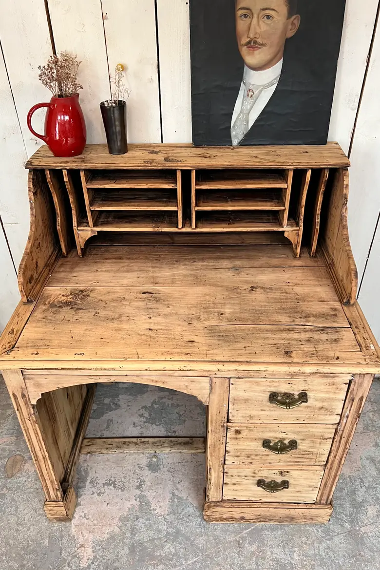 Ancien bureau en sapin et hêtre Début XXème