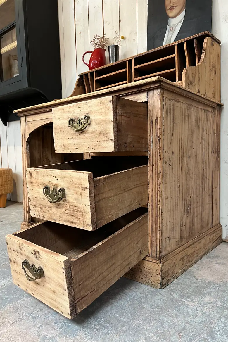 Ancien bureau en sapin et hêtre Début XXème
