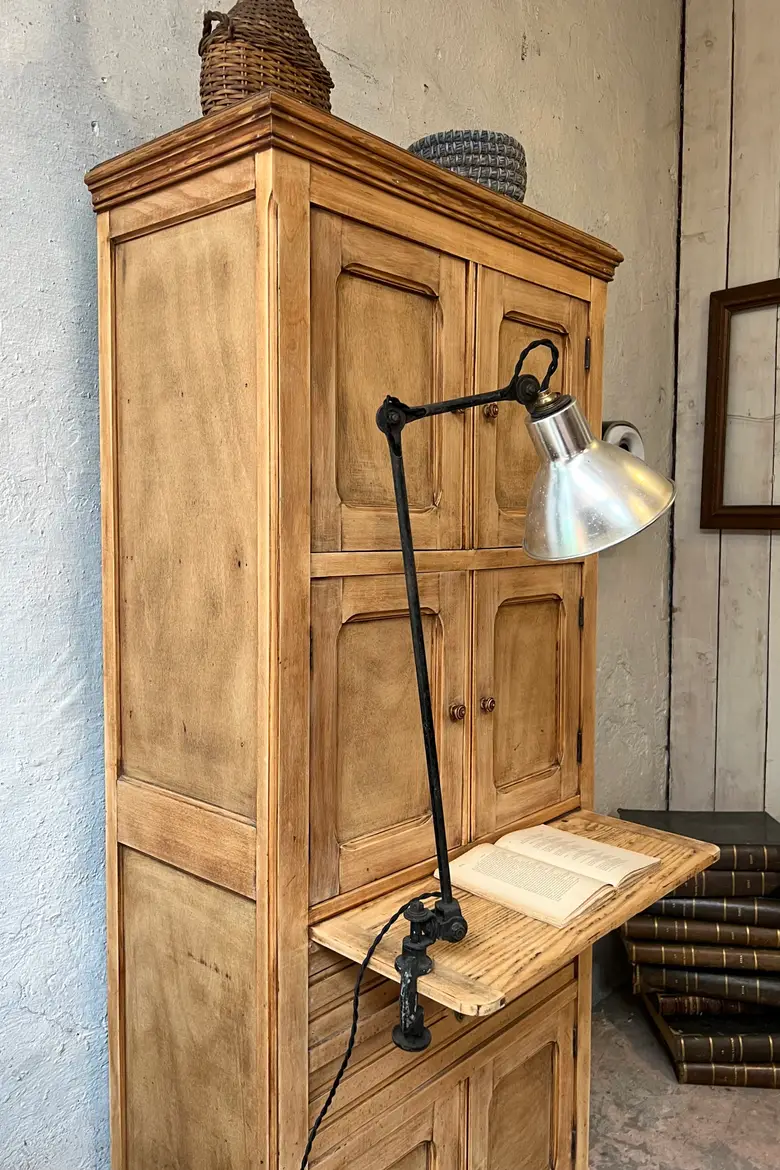 Ancien meuble de pensionnat en peuplier Années 40