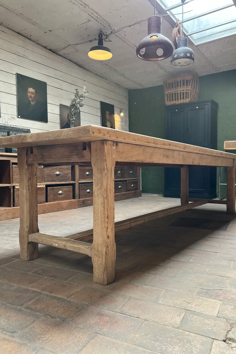 Grande table ancienne en chêne clair avec 2 rallonges