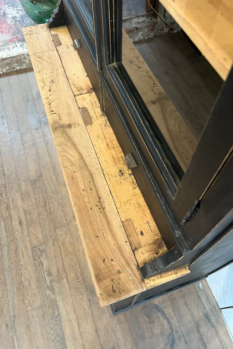 Ancien meuble de pharmacie en sapin Début XXème