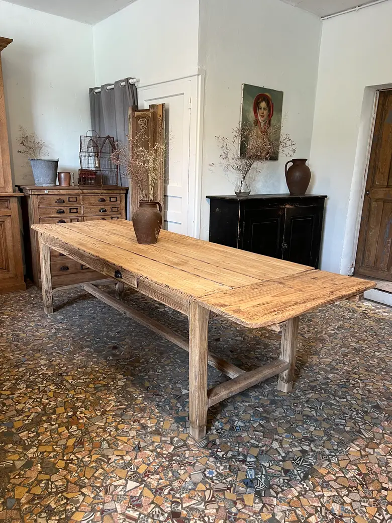 Ancienne table rustique en sapin avec une rallonge XIXème
