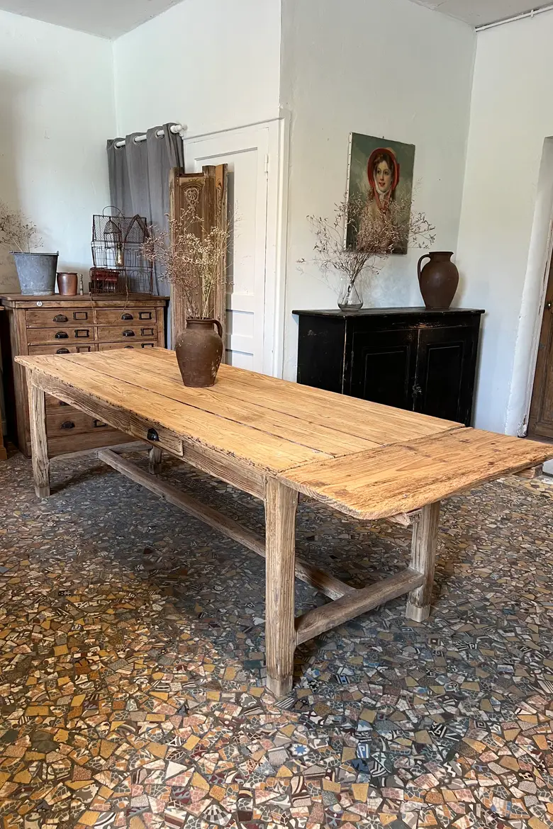 Ancienne table rustique en sapin avec une rallonge XIXème