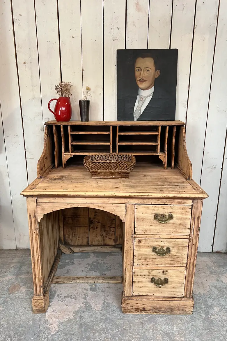 Ancien bureau en sapin et hêtre Début XXème