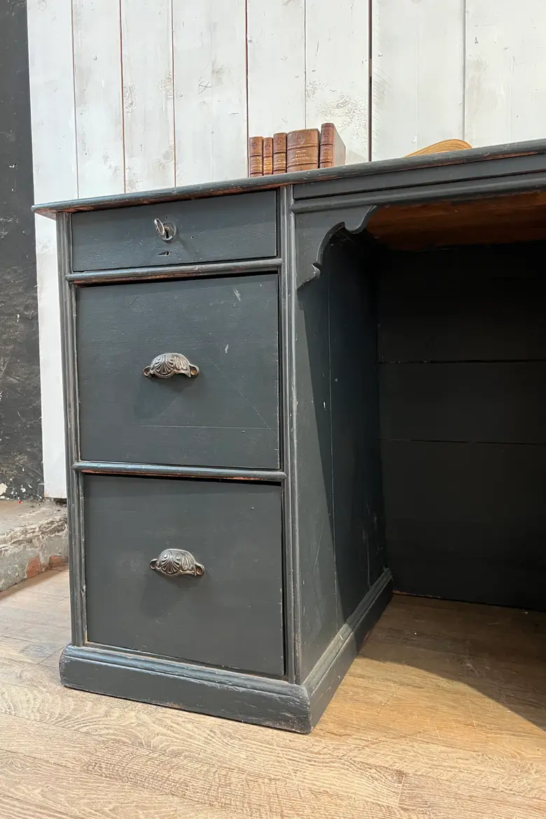 Ancien bureau en bois Années 30 peint gris anthracite