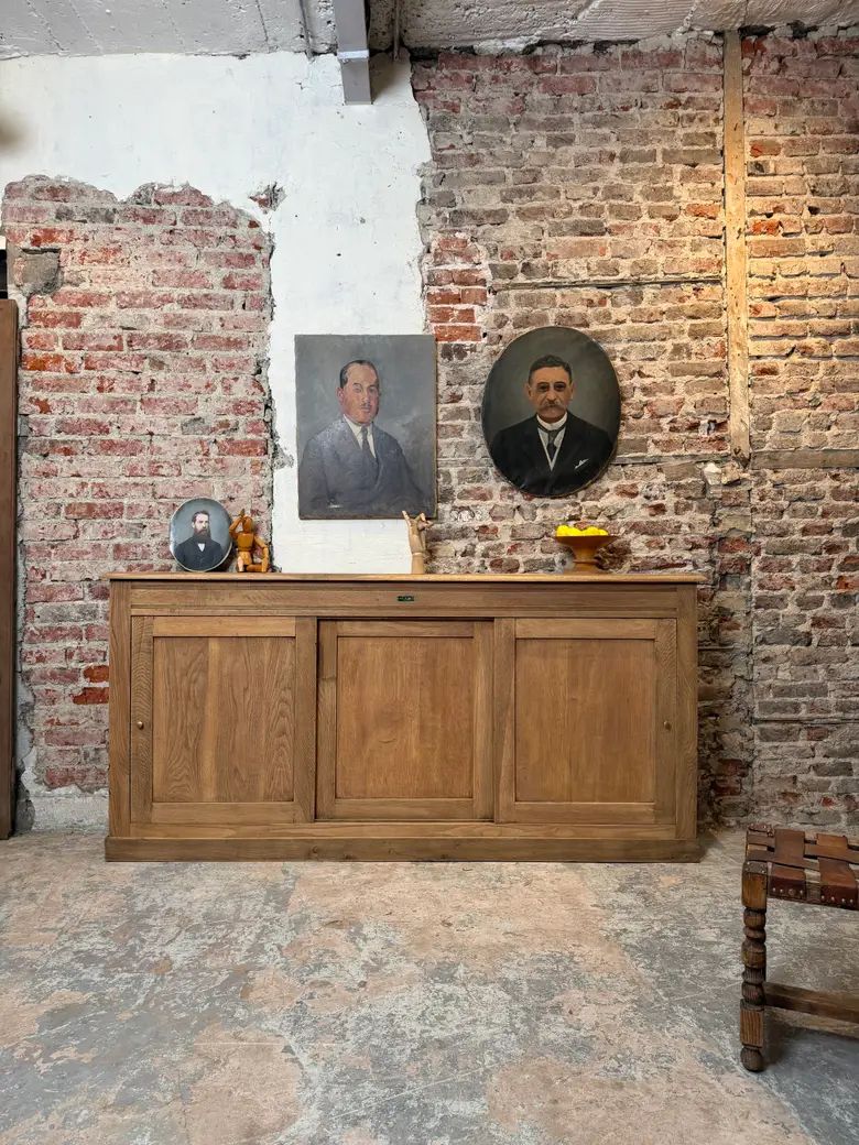 Ancien arrière de comptoir en chêne