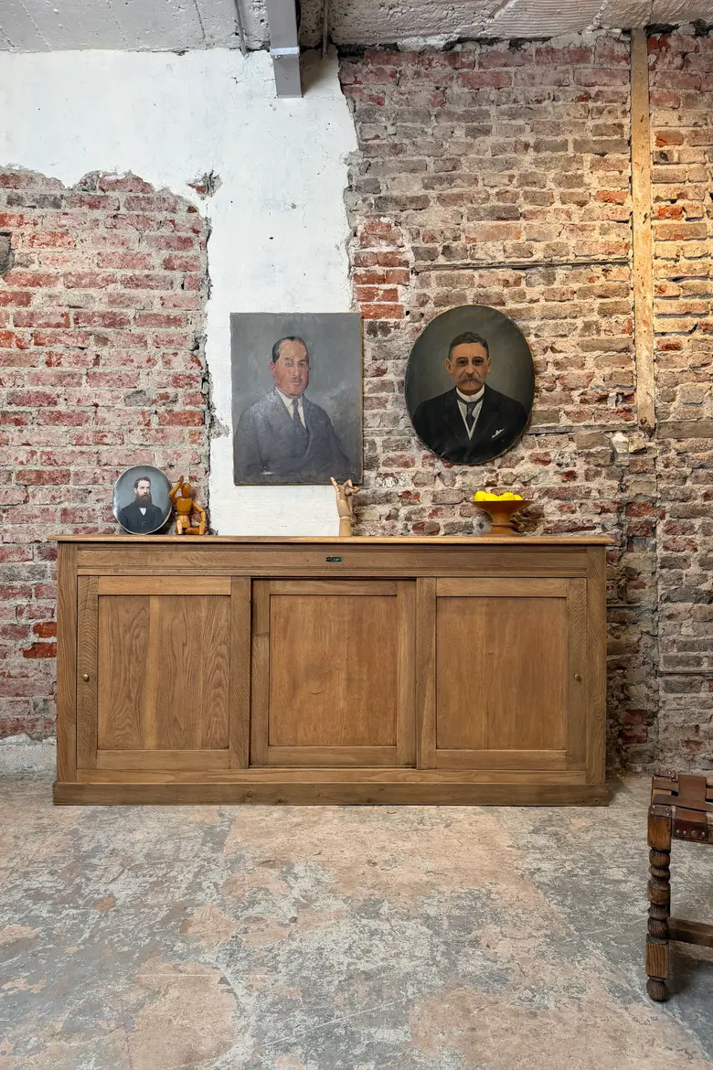 Ancien arrière de comptoir en chêne