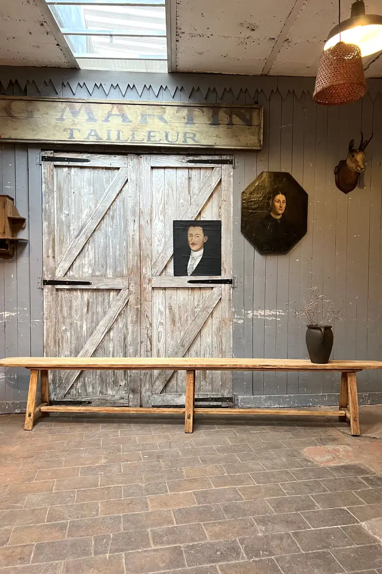 Ancien banc d'auberge en hêtre Début XXème