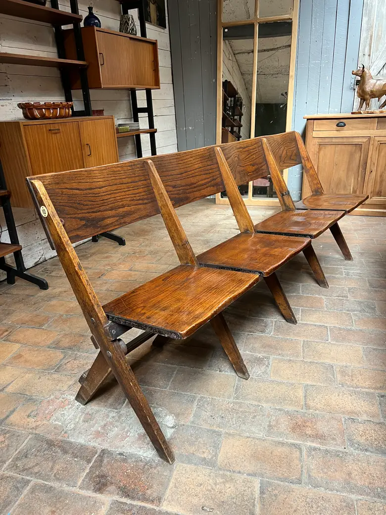 Ancien banc de cinéma en frêne Début XXème