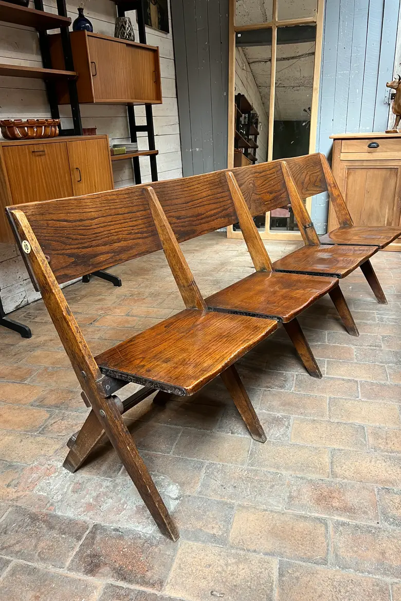 Ancien banc de cinéma en frêne Début XXème
