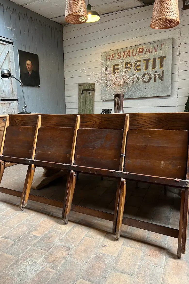 Ancien banc de cinéma en frêne Début XXème