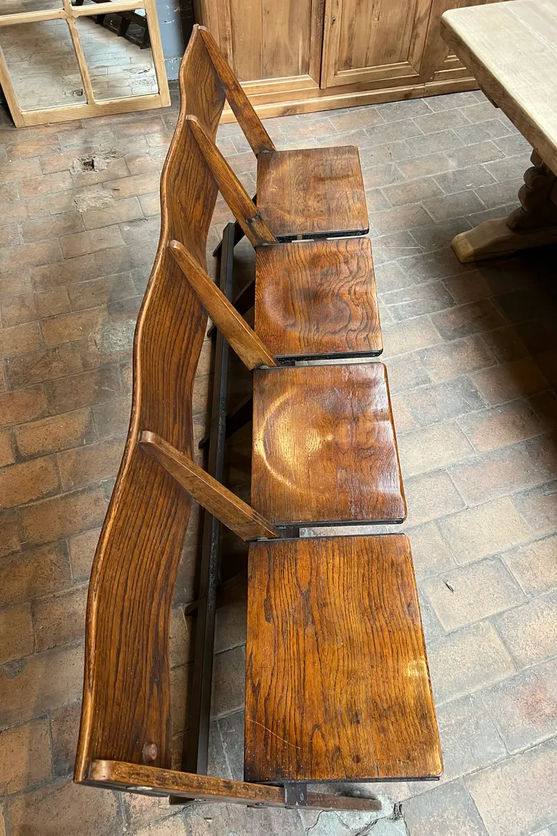 Ancien banc de cinéma en frêne Début XXème