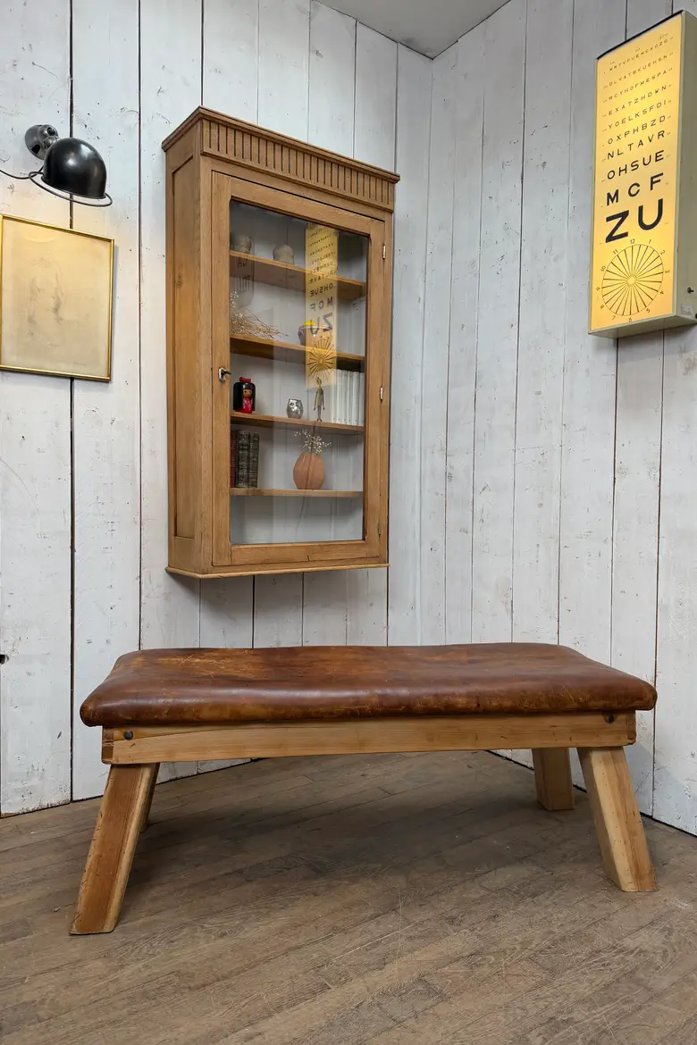Ancien banc de sport en cuir vintage