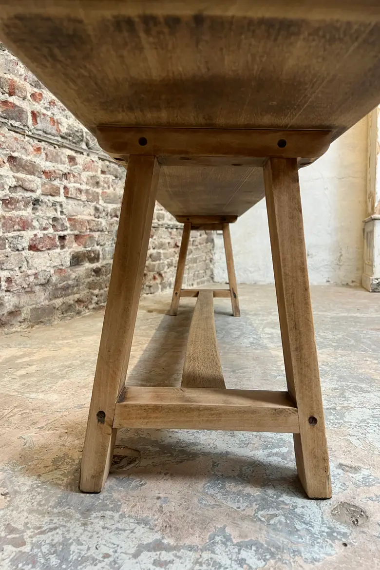 Ancien banc en chêne brut