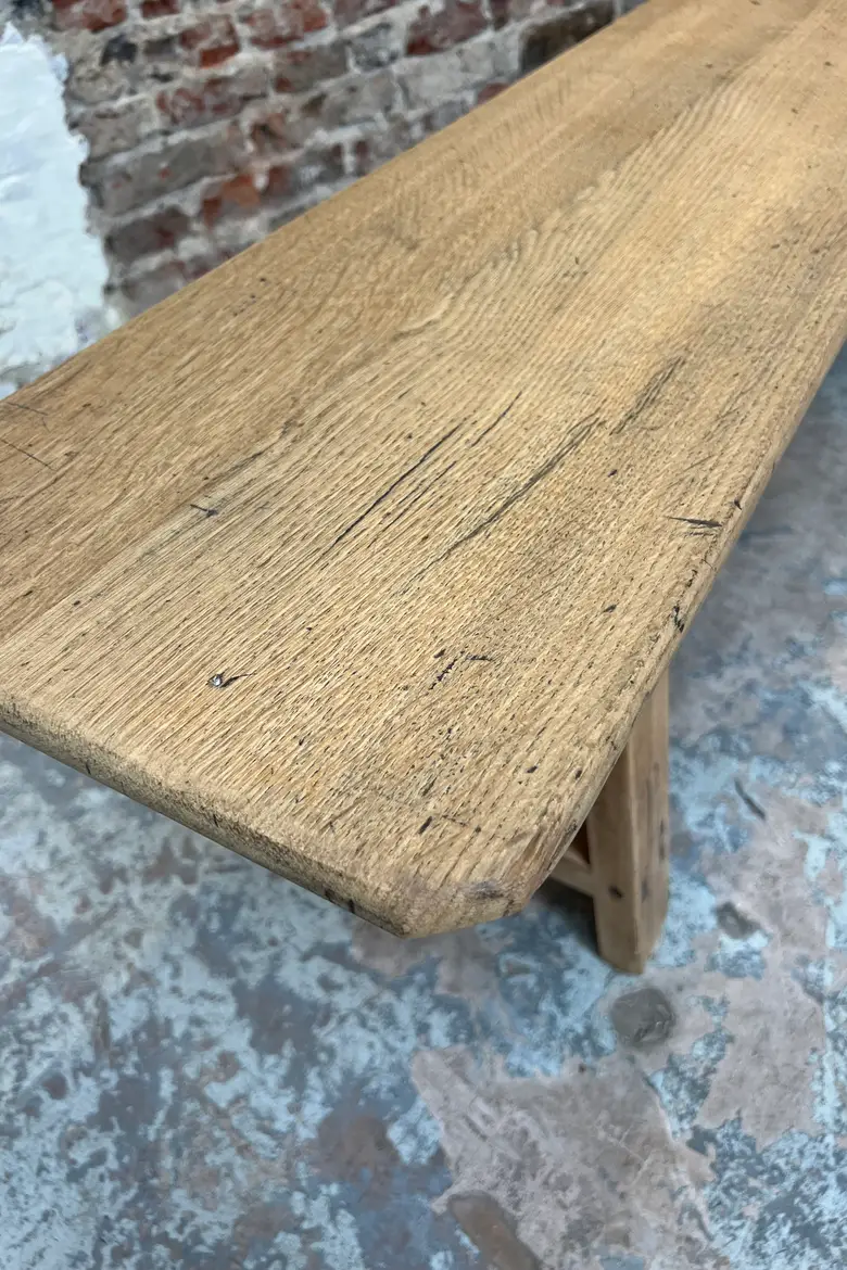 Ancien banc en chêne brut