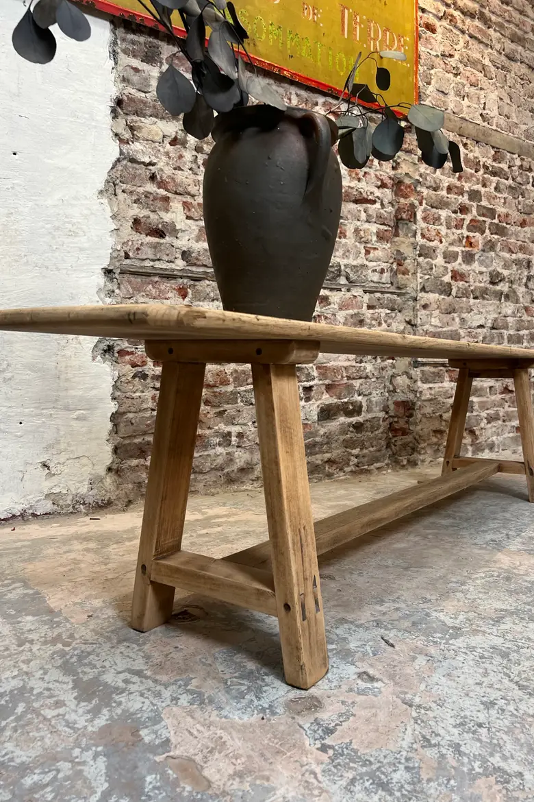 Ancien banc en chêne brut