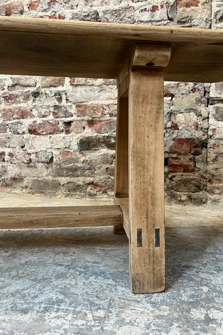 Ancien banc en chêne brut