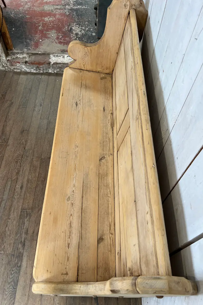 Ancien banc en sapin