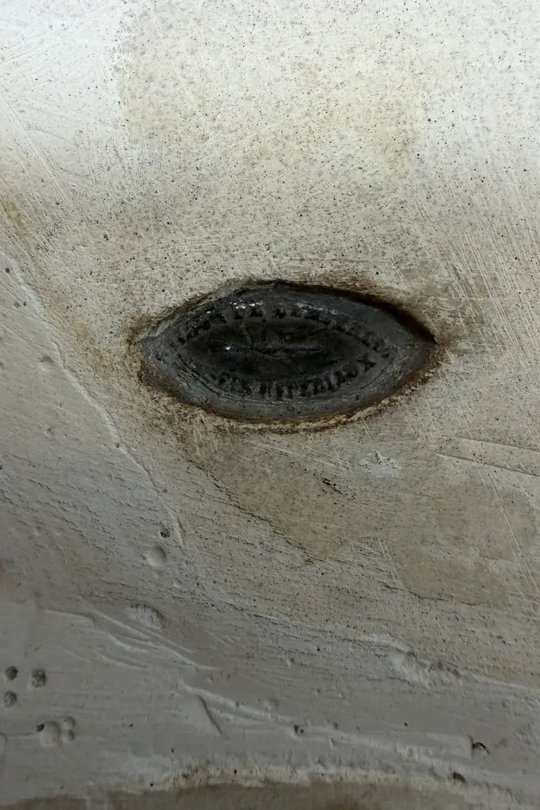 Ancien bas-relief en plâtre – Fin XIXe / début XXe siècle