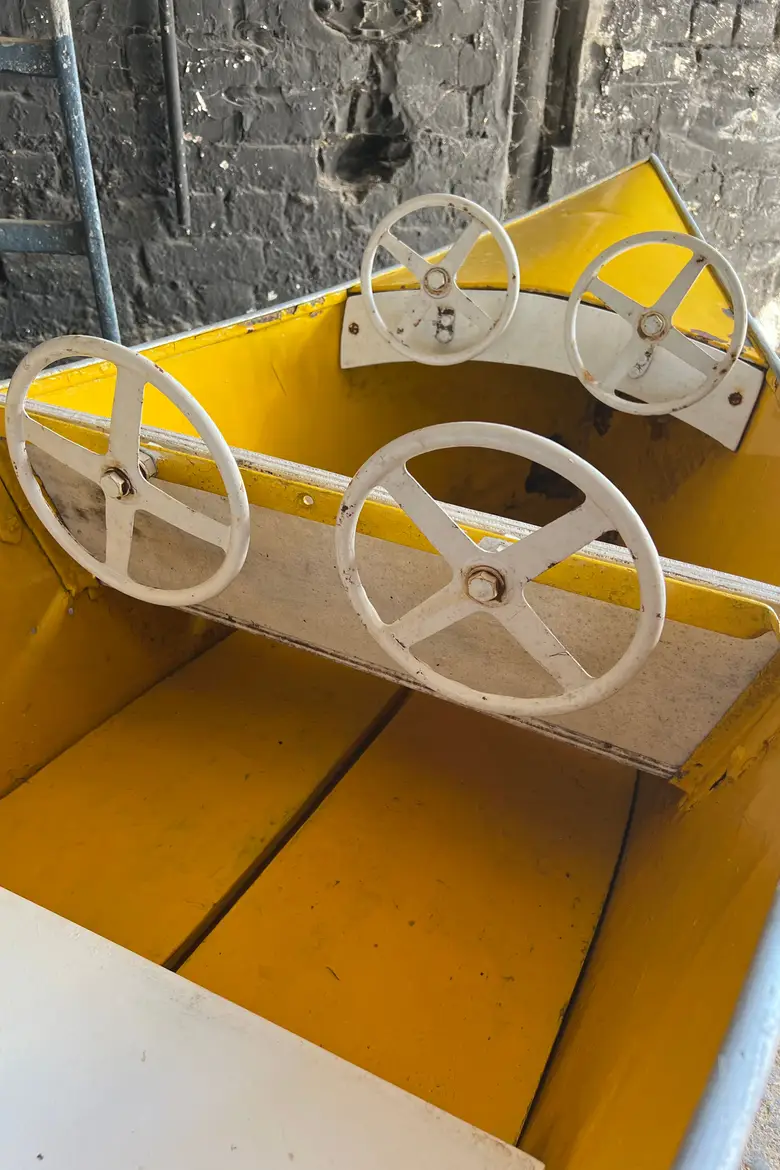 Ancien bateau de manège Années 50