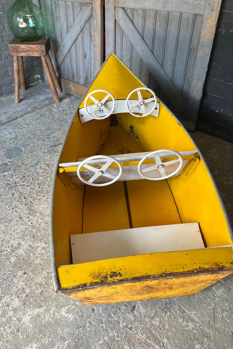 Ancien bateau de manège Années 50