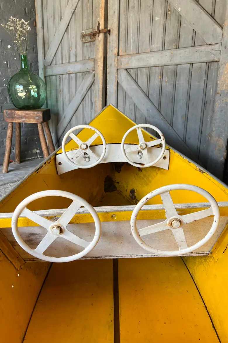 Ancien bateau de manège Années 50