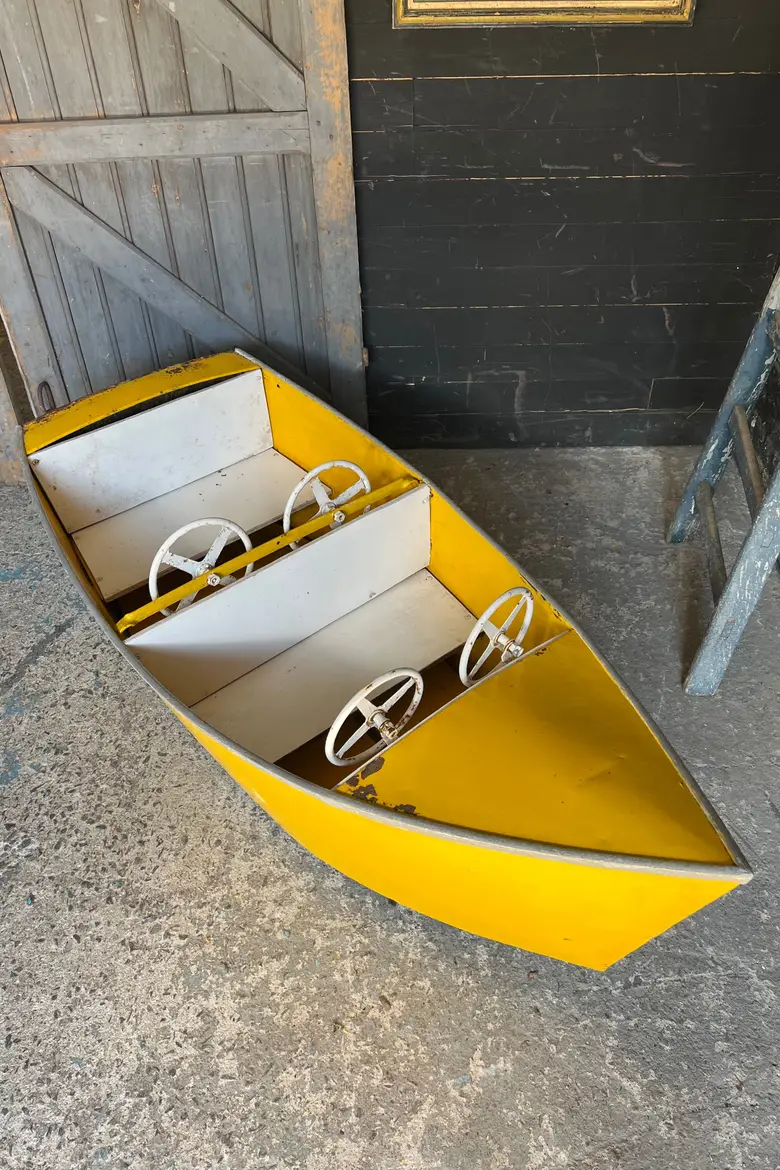 Ancien bateau de manège Années 50